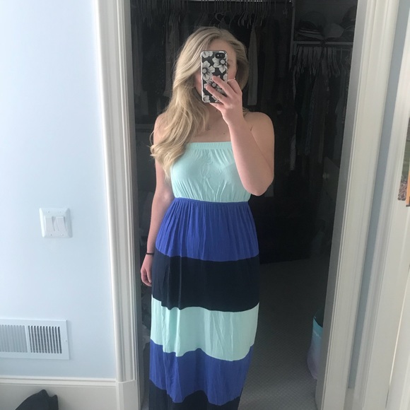 Strapless Maxi dress w/ different shades of blue - Picture 3 of 4